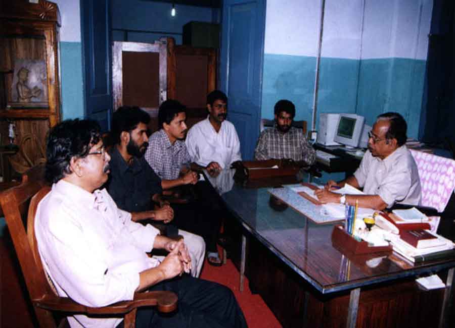 A meeting at Kerala Sahitya Akademi to discuss database of books in the Library. The secy. of the Akademi, Prof. Damodaran Kaliyath and the Librarian Mr. K. Rajendran in the pic.